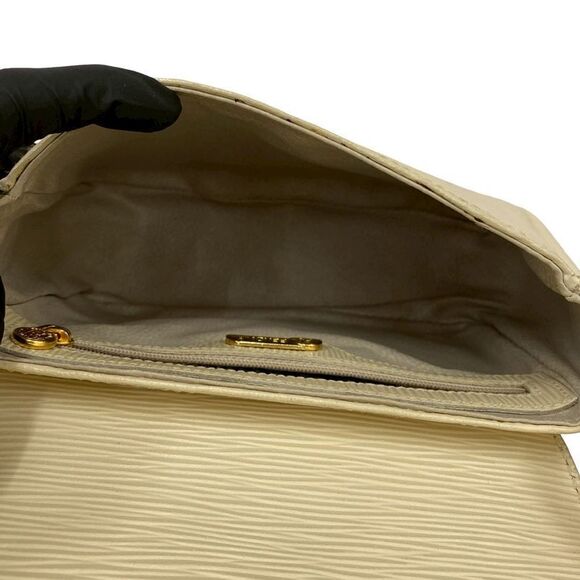 Fendi Vintage FF Logo Epi Leather Genuine Leather Shoulder Bag Pochette Sacoche - Picture 9 of 10